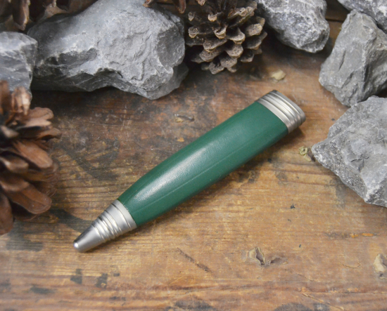 Linder Grüne Standard-Steckscheide für 12cm Klinge aus Leder mit Beschlägen